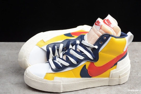 VARSITY MID SACAI BV0072-700 BLAZER MAIZE X NIKE 0219
